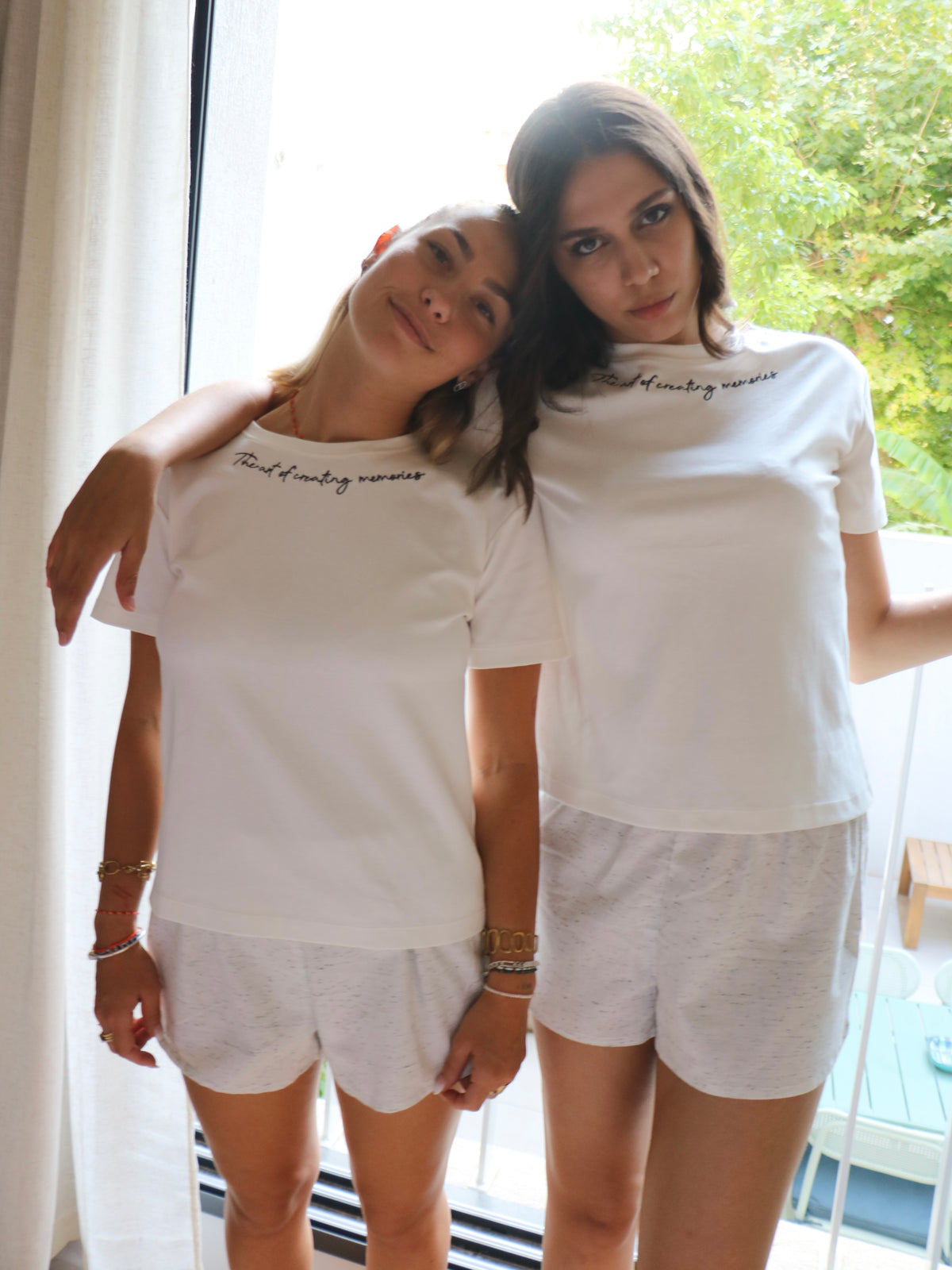 t shirt coton femme broderies noir et blanc